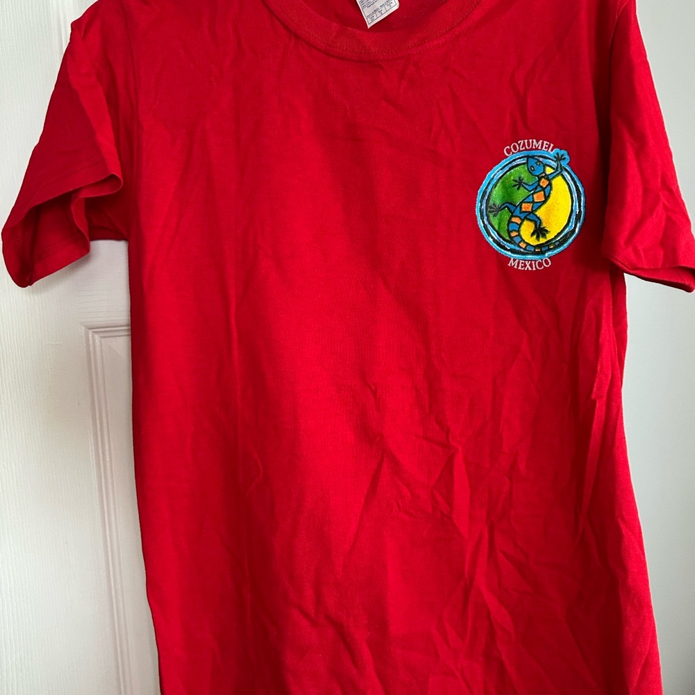 Red Adult T-Shirt with Cozumel Mexico Design Sz Small
